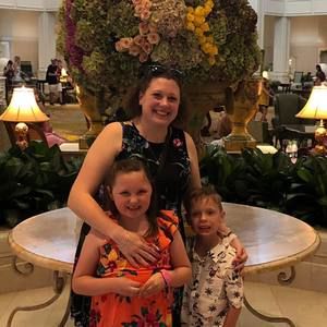 Meet your Posher, Laura